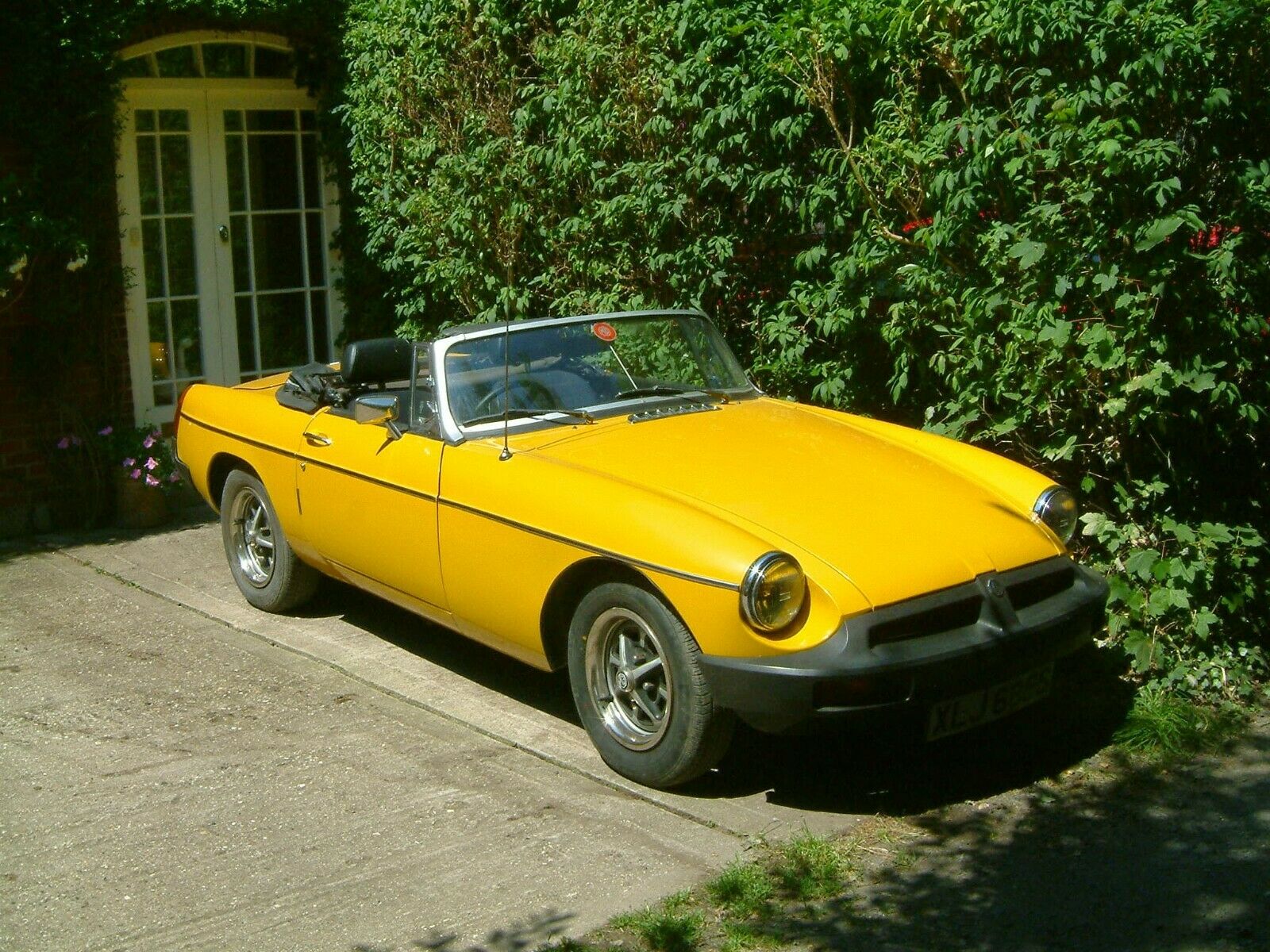 Vehicle lot 472