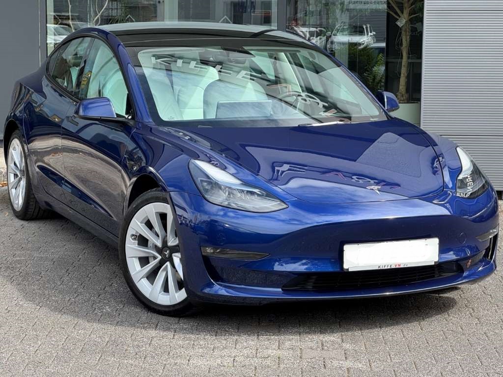 Vehicle lot 483