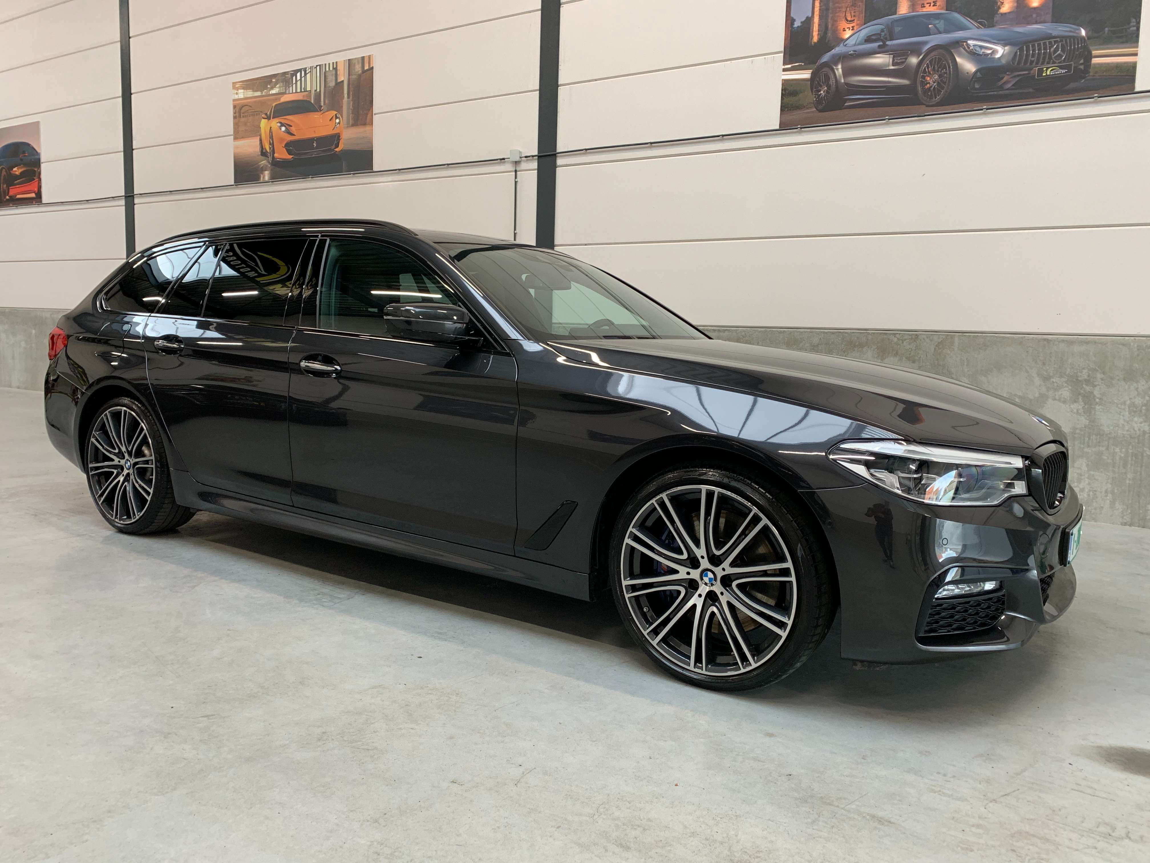 Vehicle lot 487