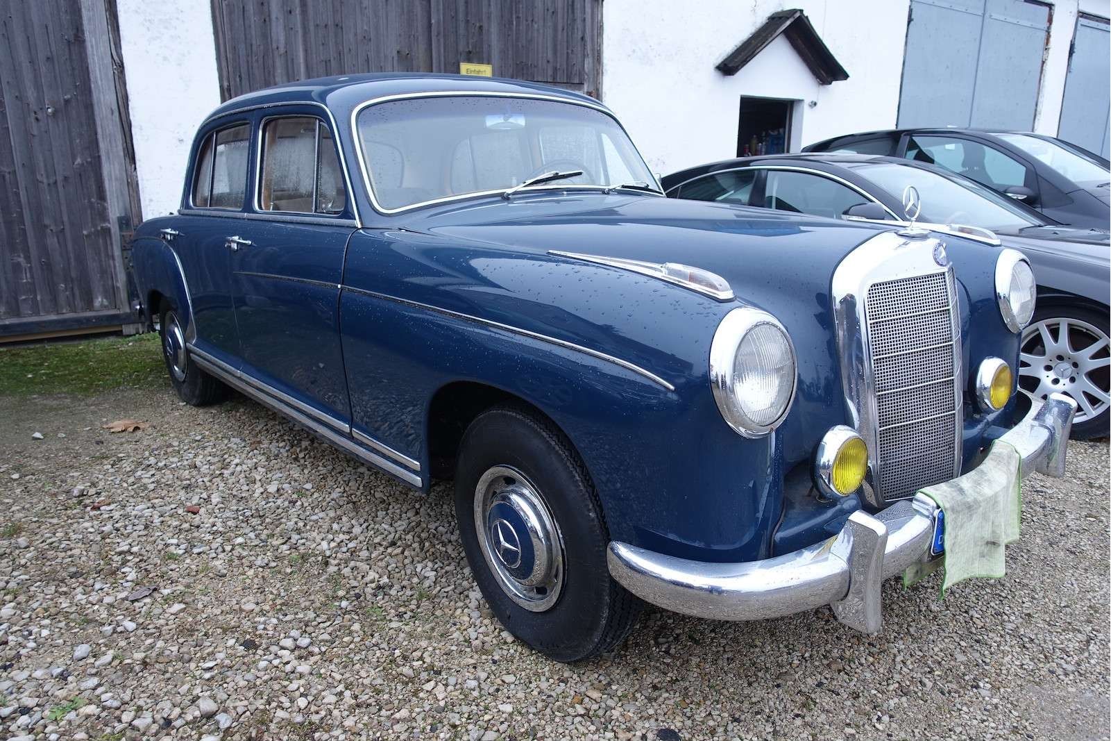 Vehicle lot 493