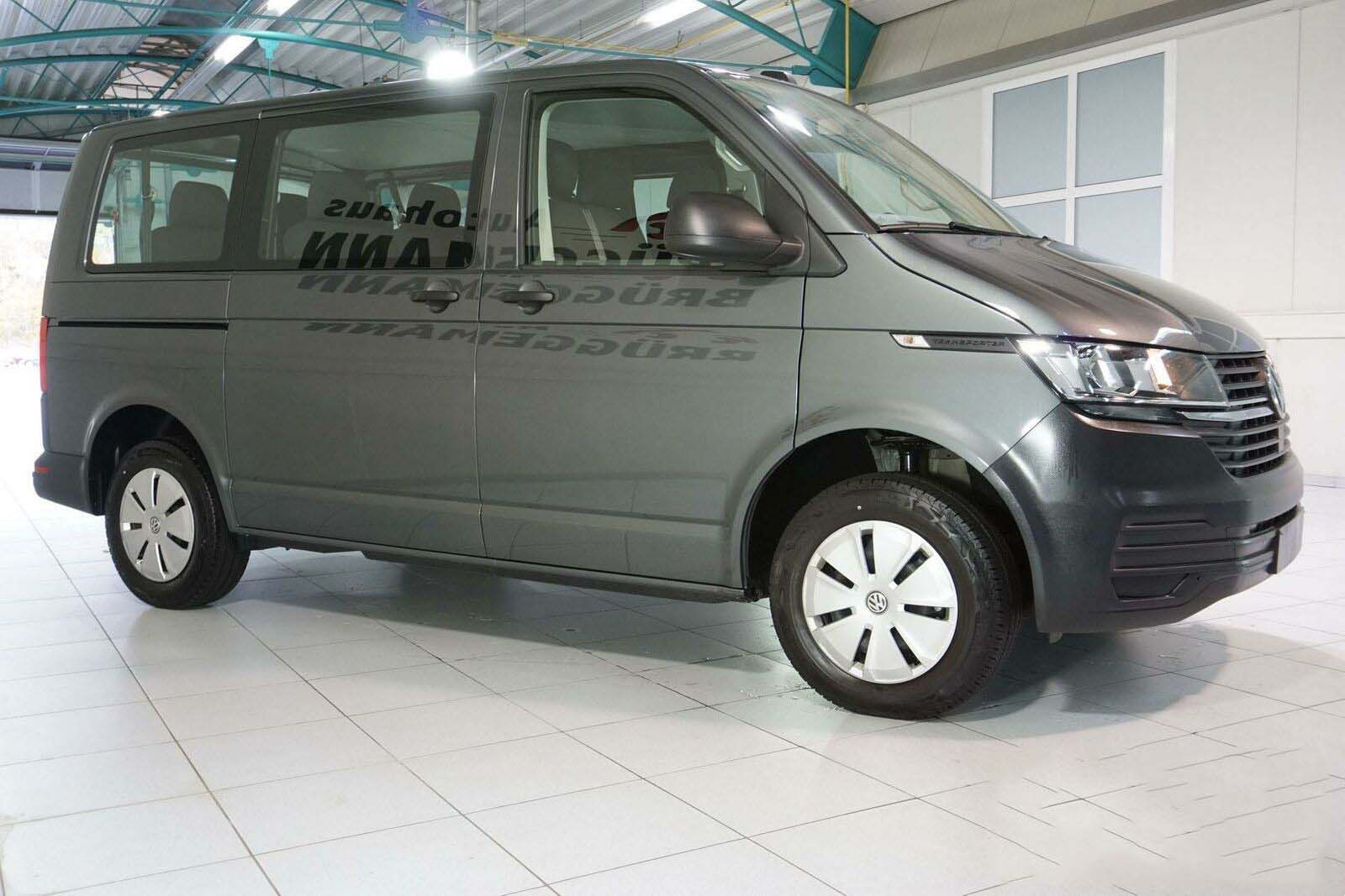 Vehicle lot 497